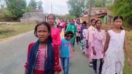 कुरडेग: स्वास्थ्य विभाग कुरडेग ने डुमरडीह पंचायत में मासिक धर्म स्वच्छता पर जागरूकता रैली निकाली
