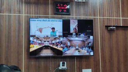 रतलाम नगर: रतलाम-नागदा रेलखंड को मिलेगी नई रफ़्तार, रेल मंत्री अश्विनी वैष्णव ने वीडियो लिंक से रतलाम मंडल रेल प्रबंधक...