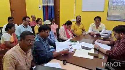 कुंडहित: प्रखंड कार्यालय में अस्पताल प्रबंधन समिति की बैठक में विभिन्न मुद्दों पर हुई चर्चा