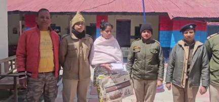 जोशीमठ: बदरीनाथ धाम में भीड़-भाड़ के दौरान तीर्थयात्रियों का पॉकेटमार बेबी को पुलिस ने किया गिरफ्तार, 10 पर्स व नकदी बरामद