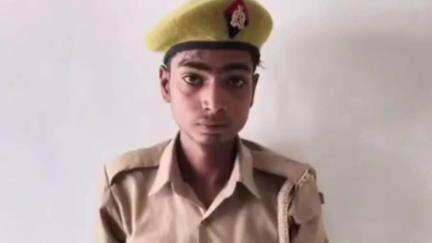 गोवर्धन: कुसुम सरोवर में फर्जी पुलिसकर्मी को गोवर्धन पुलिस ने किया गिरफ्तार, वर्दी पहनकर झड़ रहा था रौब