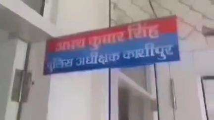 काशीपुर: कोतवाली पुलिस ने तीन आरोपियों को अलग-अलग स्थानों से तीन अवैध तमंचों के साथ किया गिरफ्तार
