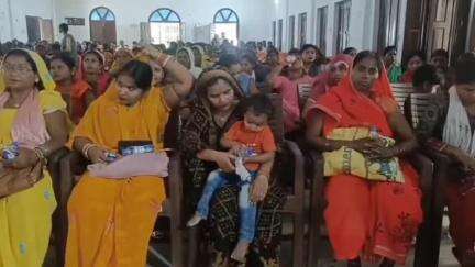 निचलौल: निचलौल ब्लॉक सभागार में महिला सशक्तिकरण कार्यक्रम का आयोजन हुआ