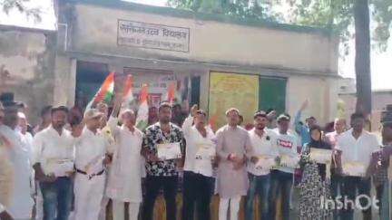 हरिहरगंज: सुल्तानी गांव में कांग्रेस पार्टी के जिला अध्यक्ष की मौजूदगी में हरिहरगंज प्रखंड कमेटी की बैठक की गई
