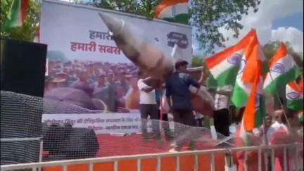 पटना ग्रामीण: प्रधानमंत्री नरेंद्र मोदी के रोड शो को लेकर राजधानी पटना में नेता और कार्यकर्ता अलग-अलग थीम पर स्वागत की तैयारी में जुटे