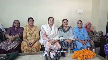 रोहतक: ₹1 एक ईंट चौक पर सुनैना चौटाला ने कहा, भाजपा सरकार बनवाने में कांग्रेस नेताओं का हाथ