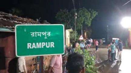 ইলামবাজার: ইলামবাজার ব্লকের জয়দেব কেন্দুলি অঞ্চলের রামপুর মিলন সংঘের পরিচালনায় দুই দিনব্যাপী ২৪ প্রহর  হরিনামের আয়োজন করা হয়