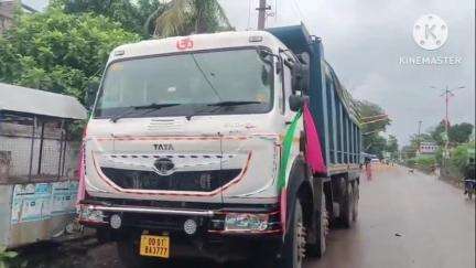 ସିମୁଳିଆ: ବରପଦା ଛକ ନିକଟରେ ବେଆଇନ ବାଲି ବୁଝେଇ ଡ଼ମ୍ଫର କୁ ଜବଦ କଲା ଖଣି ବିଭାଗ,