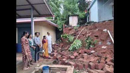 കാസര്‍ഗോഡ്: എടനീർ ചാപ്പാടി അങ്കണവാടിയുടെ മതിൽ ഇടിഞ്ഞു