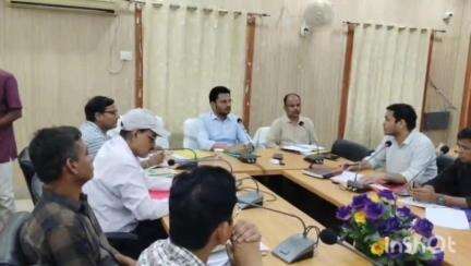 मधुबनी: जिलाधिकारी अरविंद कुमार वर्मा की अध्यक्षता में समाहरणालय कक्ष में तकनीकी विभाग की समीक्षा बैठक हुई