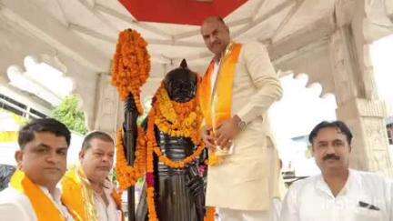 मावली: फतहनगर में महाराणा प्रताप जयंती पर सांसद सीपी जोशी सहित भाजपा नेताओं ने पुष्पांजलि अर्पित की