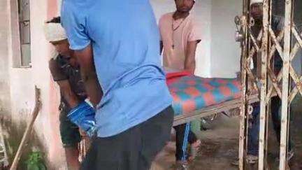 डुमरी: चिरैया गांव में अधेड़ किसान ने घर में फांसी लगाकर आत्महत्या की
