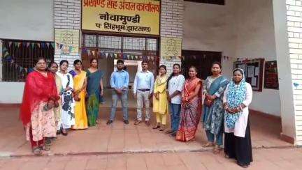 नोआमुंडी: नोआमुंडी प्रखंड कार्यालय में टीआरआई के अमरीश मंडल को विदाई दी गई