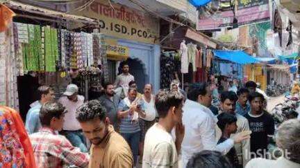 बाड़ी: बाड़ी शहर में विद्युत चोरी के खिलाफ बिजली विभाग ने की कार्रवाई
