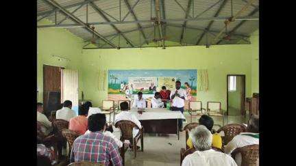ధర్మారం: ఖరీఫ్ సీజన్‌లో పంటల సాగుపై రైతులకు అవగాహన కల్పించిన పెద్దపల్లి వ్యవసాయ శాఖ ఏడీఏ శ్రీనాథ్