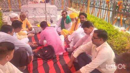 संभल: चौधरी चरण सिंह की 38वीं पुण्यतिथि पर रालोद ने चौधरी चरण सिंह पार्क में हवन यज्ञ का किया आयोजन