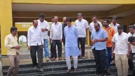 గోరుమాన్కొండ వద్ద ప్రభుత్వ భవనాలను పరిశీలించిన మాజీ మంత్రి బుగ్గన రాజేంద్రనాథ రెడ్డి