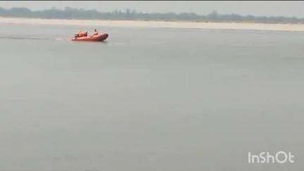 हर्रैया: दुबौलिया थाना क्षेत्र के अखनपुर माझा में नदी में डूबे युवक की तलाश में जुटी एसडीआरएफ की टीम