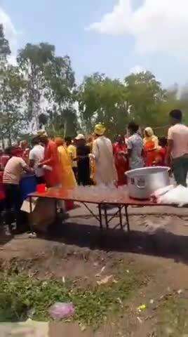 नोखा: नोखा प्रखंड के लेवड़ा गांव में जलभरी सह शोभा यात्रा का आयोजन किया गया