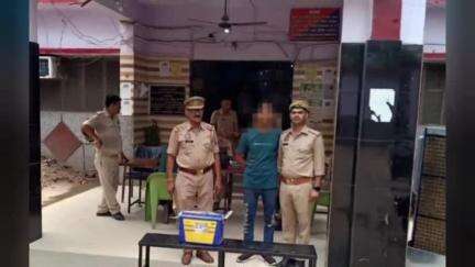 कोल: थाना बन्नादेवी पुलिस टीम ने वांछित शातिर अभियुक्त को किया गिरफ्तार, कब्जे से चोरी की बैटरी बरामद