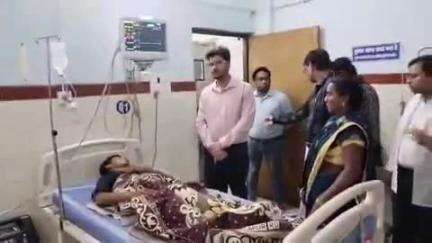 बलौदाबाज़ार: आकाशीय बिजली से घायल लोगों की हालचाल जानने कलेक्टर पहुंचे जिला अस्पताल, घायलों के इलाज हेतु अधिकारियों को दिए निर्देश