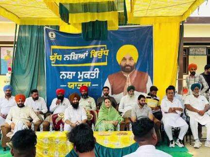 ਮੋਗਾ: ਹਲਕਾ ਮੋਗਾ ਤੇ ਪਿੰਡ ਨਾਲ ਖੋਟੇ ਵਿੱਚ ਯੁੱਧ ਨਸ਼ਿਆਂ ਵਿਰੁੱਧ ਤਹਿਤ ਨਸ਼ਿਆਂ ਸਬੰਧੀ ਲਗਾਇਆ ਜਾਗਰੂਕ ਕੈਂਪ