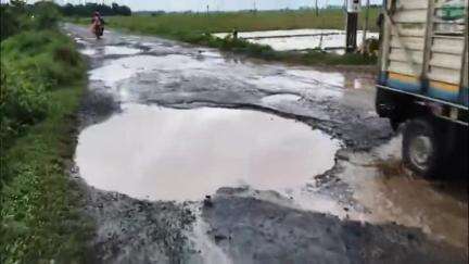 ময়ূরেশ্বর ১: মল্লারপুর গামি রাস্তার বেহাল দশা, সমস্যা নিত্যদিনের #jansamasya