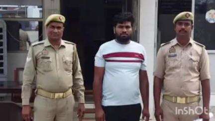 संभल: सोलर पैनल चोरी के आरोप में वांछित आरोपी को नखासा पुलिस ने महल वाला से गिरफ्तार कर न्यायालय में पेश किया