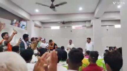 गड़हनी: गड़हनी प्रखंड के राजद प्रखंड अध्यक्ष मोहम्मद सोनू उर्फ निक्कू को सर्वसम्मति से बनाया गया