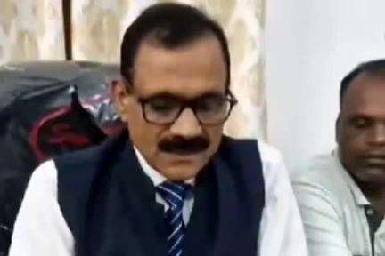 इचाक: लू से बचाव के लिए धूप से बचें और खूब पानी पिएं - डॉ. आरसी प्रसाद