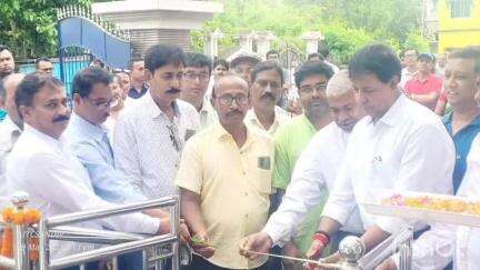 বংশীহারী: বুনিয়াদপুর পৌরসভার অন্তর্গত বুনিয়াদপুর হাই স্কুলে ডাঃ এ পি জে আবদুল কালামের মূর্তি উন্মোচন