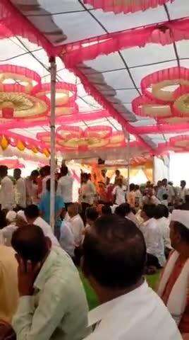 हिंगोली: नवरदेवाचा नादच खुळा नवरीला घेऊन ट्रॅक्टर वरून लग्न मंडपात केली ग्रँड एन्ट्री खुडज येथील व्हिडिओ व्हायरल