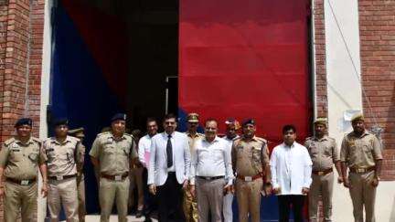 सैफई: महोला स्थित केंद्रीय कारागार का जिलाधिकारी और अपर पुलिस अधीक्षक ने किया निरीक्षण