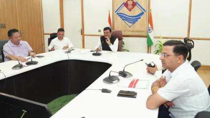 देहरादून: सचिवालय में मुख्य सचिव आनन्द बर्द्धन ने पर्यावरण दिवस को लेकर अधिकारियों के साथ की बैठक, दिए निर्देश