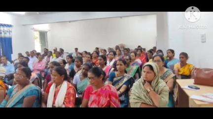 खूंटी: प्रखंड परिसर खूंटी में ई-केवाईसी को लेकर बीडीओ ने की बैठक