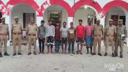 बलरामपुर: ललिया थाना पुलिस ने कस्बा शिवपुरा में जुआ खेलते हुए 7 अभियुक्तों को किया गिरफ्तार