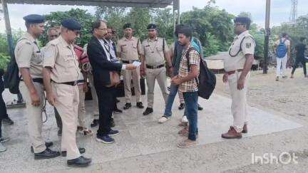 बेगूसराय: तिलरथ में बिना टिकट यात्रा कर रहे 59 रेल यात्रियों से ₹22,480 वसूले गए, लालगाड़ी की टीम ने की कार्रवाई