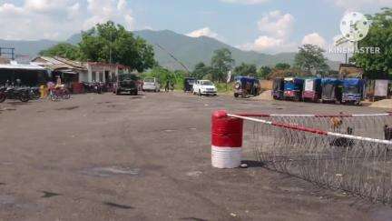 बगहा: बगहा से नेपाल जाने वाले वाहनों पर रोक