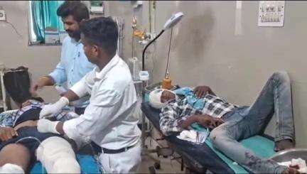 आबापुरा: पाड़ला गांव में डंपर ने बाइक को चपेट में लिया, दो युवकों को लगी चोट, एमजी अस्पताल में उपचार जारी