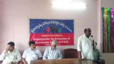 గుంతకల్లు: హక్కుల ఉల్లంఘనకు పాల్పడుతున్న ప్రభుత్వాలు, పట్టణంలో ప్రజాస్వామ్య హక్కుల పరిరక్షణ సమితి సభ్యులు ఆరోపణ