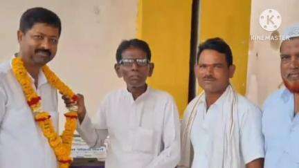 मंठा: शहरातील बसस्थानकात पेपर स्टॉलचे माजी सभापती राजेश मोरे यांच्या हस्ते  उद्घाटन