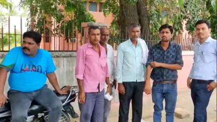 बरेली: थाना भुता क्षेत्र के गांव अठाना निवासी महिमा को सड़क पार करते समय ट्रक ने मारी टक्कर, घटनास्थल पर हुई मौत
