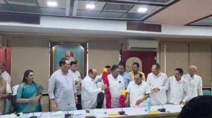 जळगाव: सहकारमंत्री बाळासाहेब पाटील यांनी घेतला जळगाव जिल्हा बँकेचा आढावा; आमदार एकनाथराव खडसेंनी मांडल्या समस्या