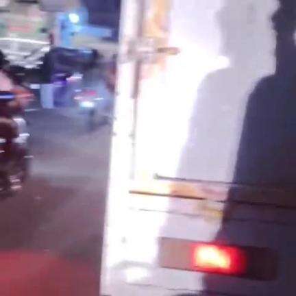 बरकागाँव: ग्रामीणों ने अवैध पशु लदा टाटा पिकअप पकड़कर बड़कागांव पुलिस को सौंपा