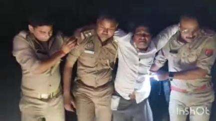 शिकोहाबाद: नगला सिंघी थाना पुलिस ने दिनदहाड़े पिता-पुत्र की हत्या के मामले में इनामी बदमाश को मुठभेड़ में किया गिरफ्तार