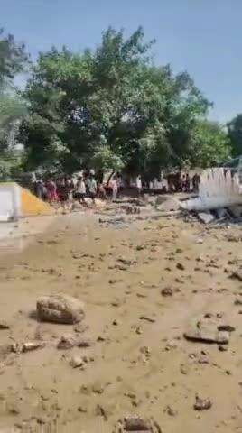 सीतापुर: चुनका गांव में करोड़ों की लागत से बनी पानी की टंकी गिरने पर जिलाधिकारी ने उच्च स्तरीय जांच का आदेश दिया
