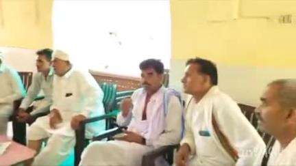 टोंक: जिला प्रमुख सरोज बंसल ने राजकीय आवास पर ग्रामीणों की समस्याएं सुनीं