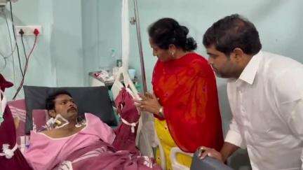 కడప: విద్యుత్‌ ఘాతానికి గురైన టీడీపీ కార్యకర్త కిరణ్ కుమార్ రెడ్డిని అన్ని విధాలా ఆదుకుంటాం: నగరంలో జిల్లా ఇన్ఛార్జ్‌ మంత్రి సవిత