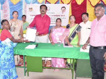திருவண்ணாமலை: நல்லான்பிள்ளைபெற்றான் பகுதியில் 'உழவரைத் தேடி வேளாண்மை - உழவர் நலத்துறை' திட்டத்தினை மாவட்ட ஆட்சியர் துவக்கி வைத்தார்