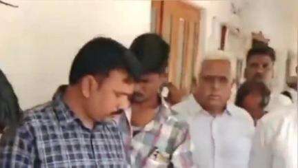 శింగనమల: లబ్ధిదారులకు రేషన్ సక్రమంగా అందించాలి: పట్టణంలో లీగల్ మెట్రాలజీ అధికారి శ్రీనివాసులు